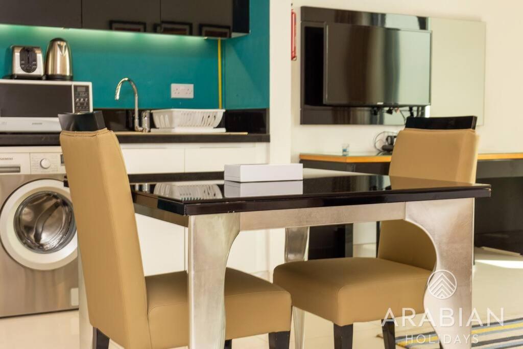 Contemporary Spacious In Business Bay Apartment Dubai