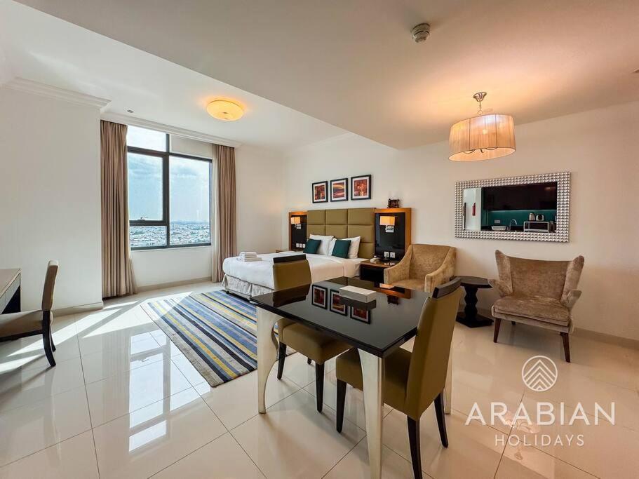 Contemporary Spacious In Business Bay *